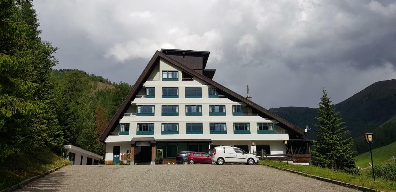 Kinder- Und Familienhotel Nockalm Innerkrems Exterior photo