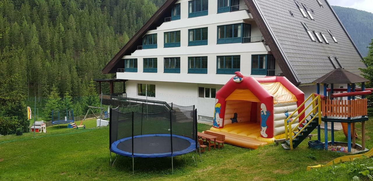 Kinder- Und Familienhotel Nockalm Innerkrems Exterior photo